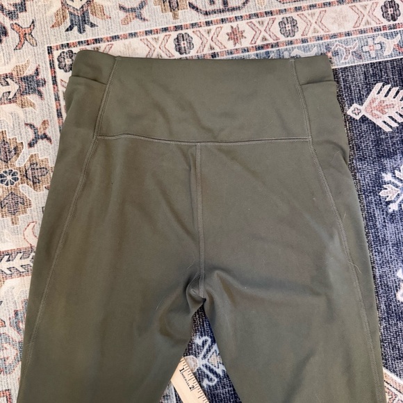 All in Motion Green Activewear Running Leggings With Pockets Women’s Size Medium - Picture 3 of 5